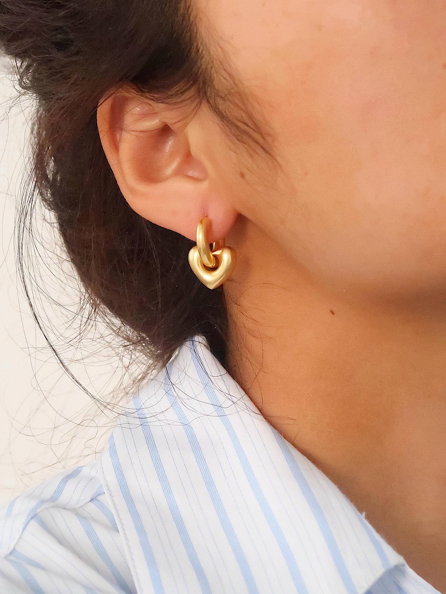 Dabria 18K Gold Heart Hoop Earring